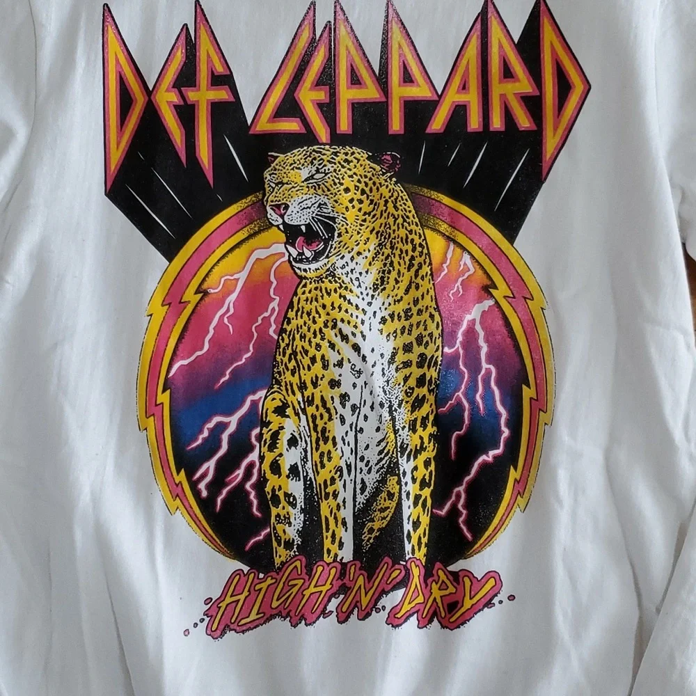 Womens Def Leppard Rock Band High 'N' Dry Sweatshirt Size Small 1X leopard  NWT - Picture 3 of 3